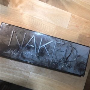 Urban decay naked smoky pallet